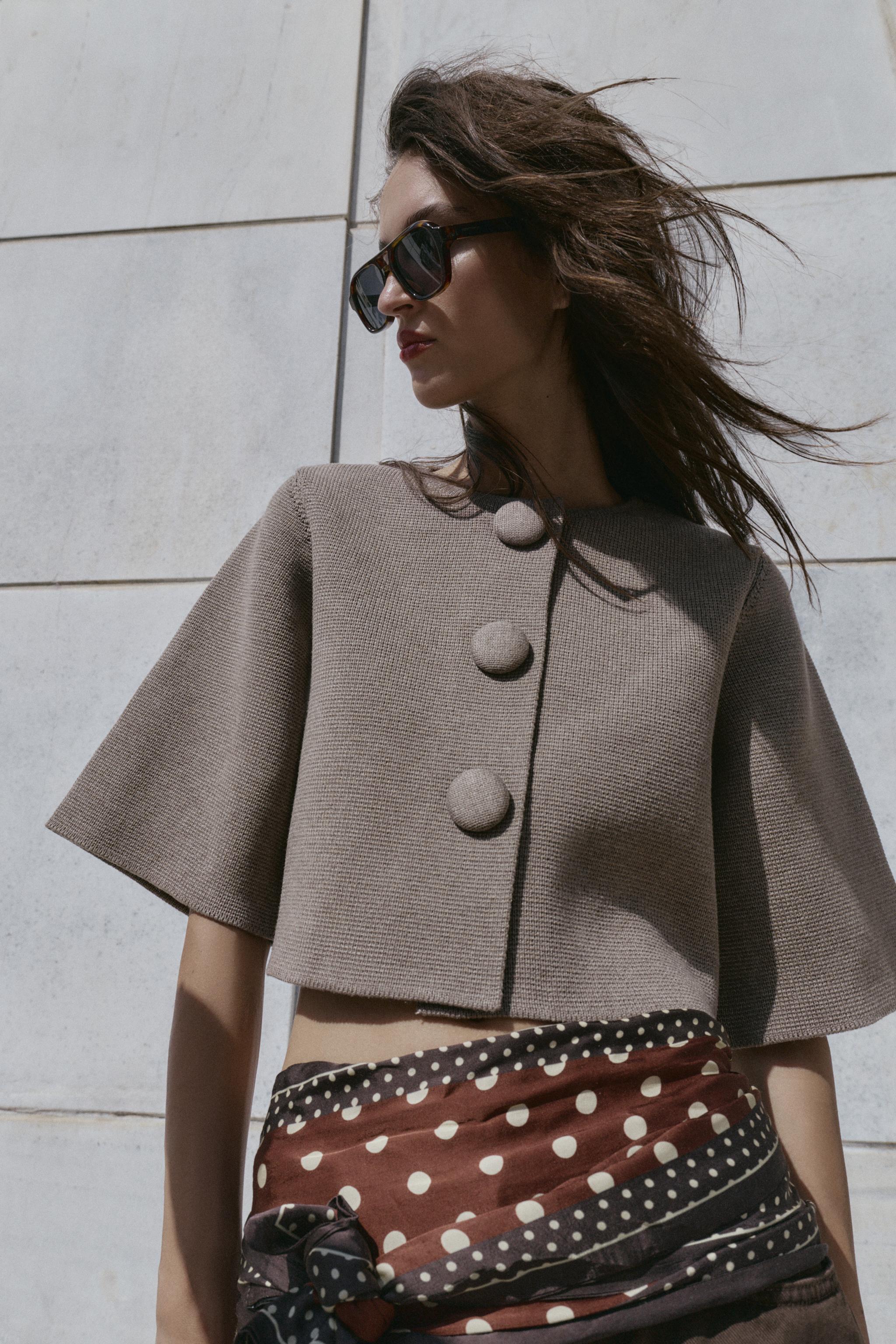 GILET EN MAILLE BOUTONS REVÊTUS